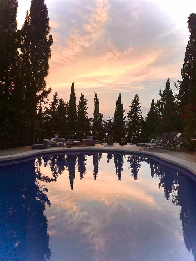 Bakit House - Casa Rural Con Piscina อากีลัส ภายนอก รูปภาพ